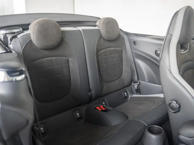 MINI Cooper Cabrio John Works Aut. 2021 Benzine 12