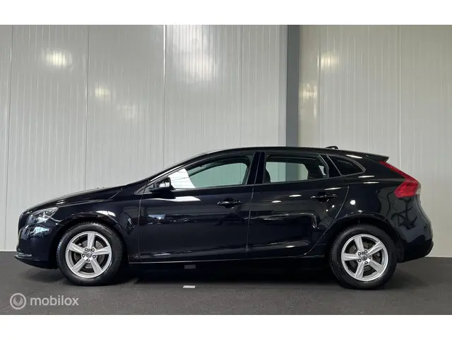 Volvo V40 1.6 D2 Kinetic [ NAP navigatie pdc ] 2013 Diesel 3