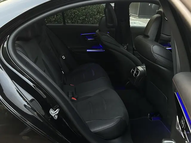 Mercedes-Benz C-Klasse AMG 43 4MATIC 2024 Benzine 34