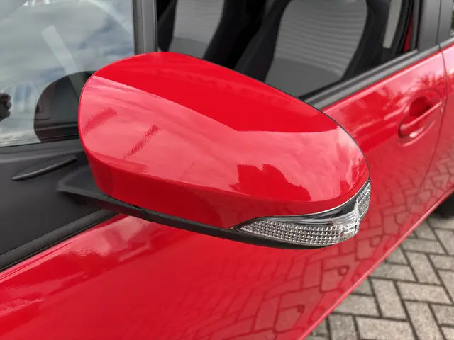 Toyota Yaris 1.0 VVT-i Connect 2020 Benzine 27