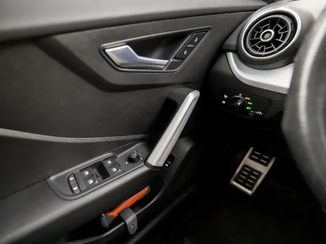 Audi Q2 35 TFSI S-Line Sport 2019 Benzine 25