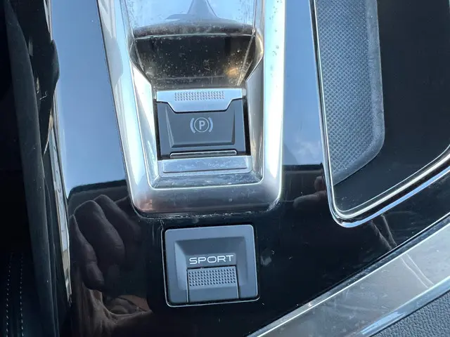 Peugeot 3008 1.2 PureTech Allure Automaat 2017 Benzine 31