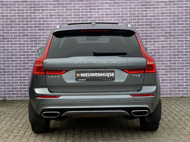 Volvo XC60 2.0 T6 AWD R-Design 2018 Benzine 16