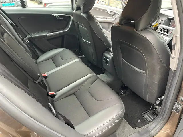 Volvo V60 Cross Country 2.0 T5 Nordic+ 2017 Benzine 15