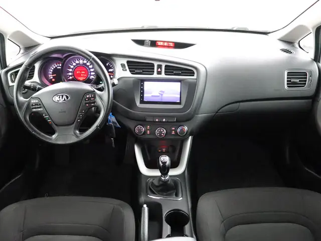 Kia cee'd 1.6 GDI ComfortLine 2016 Benzine 10