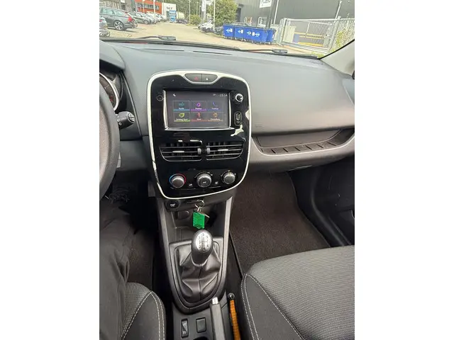 Renault Clio Estate 0.9 TCe Expression 2016 Benzine 15