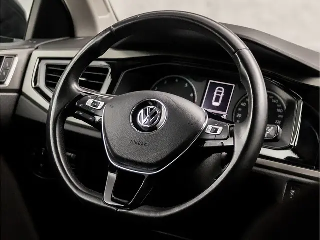 Volkswagen Polo 1.0 Sportline 2018 Benzine 17