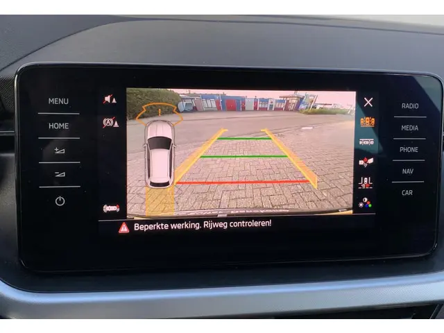 Škoda Kamiq 1.0 TSI Business Edition 2023 Benzine 35