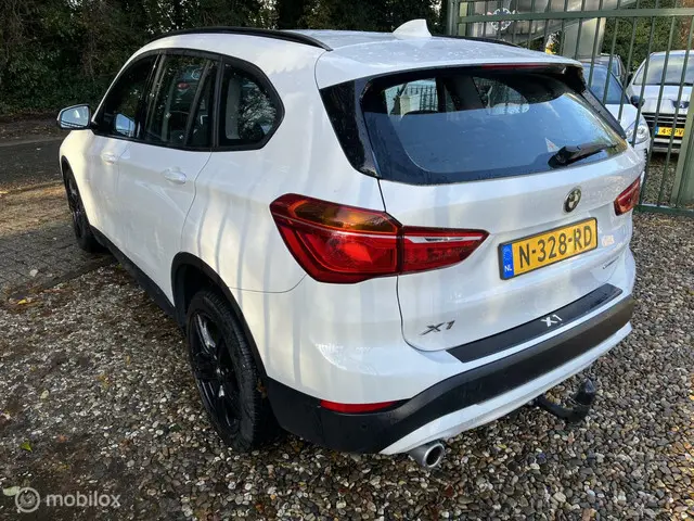 BMW X1 sDrive18i High Executive 2019 Benzine 8