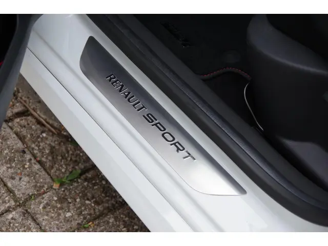 Renault Clio 1.6 R.S. /Uniek/Dealer onderhouden/ 2015 Benzine 15