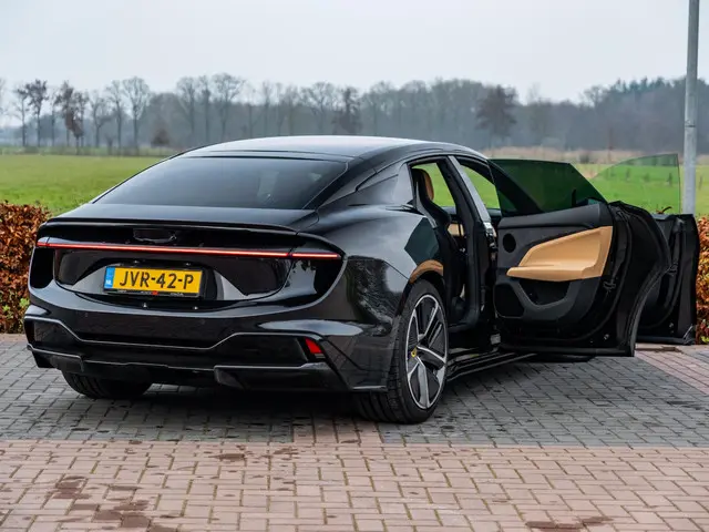 Lotus Emeya S 102 kWh 2026 Elektrisch 29