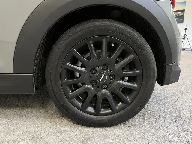 MINI Cooper 1.5 Business Edition 2021 Benzine 31