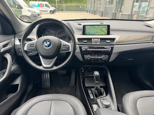 BMW X1 SDrive20i Centennial High Executive 2017 Benzine 6