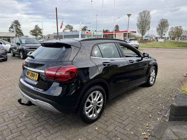 Mercedes-Benz GLA 180 Business Solution 2017 Benzine 7