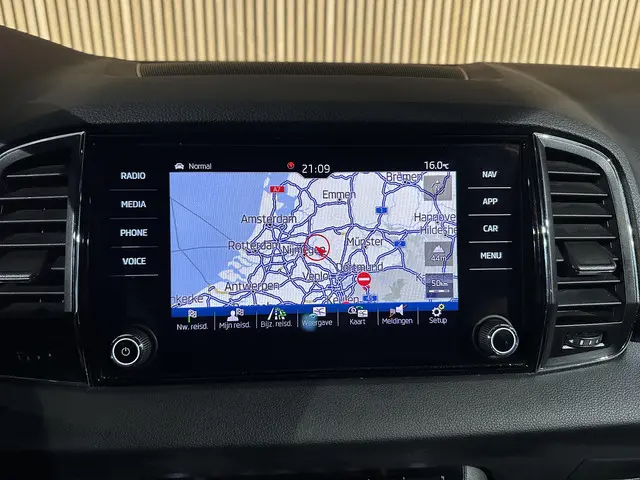 Škoda Karoq 1.5 TSI ACT Sportline Business 2020 Benzine 24