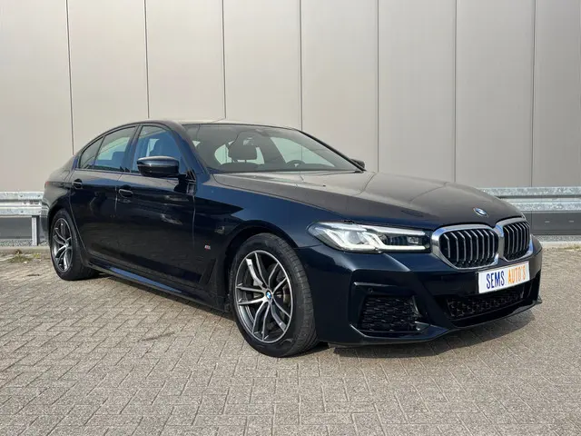 BMW 5 Serie 520i High Executive Edition 2020 Benzine 7