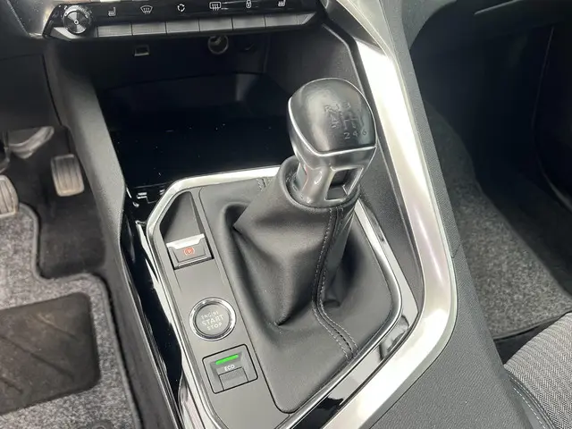 Peugeot 3008 1.2 Turbo 130 PK 2021 Benzine 35