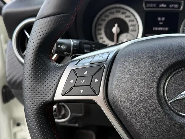 Mercedes-Benz A-Klasse 180 AMG 2013 Benzine 20
