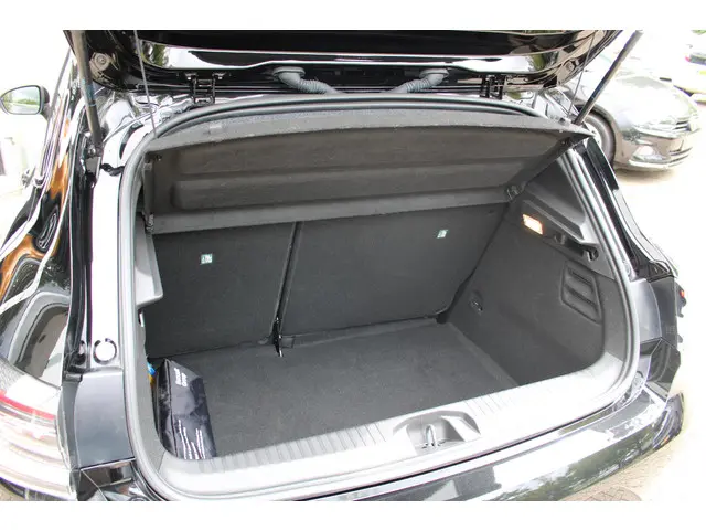 Renault Clio 1.0 TCe 90 GPF techno 2024 Benzine 9