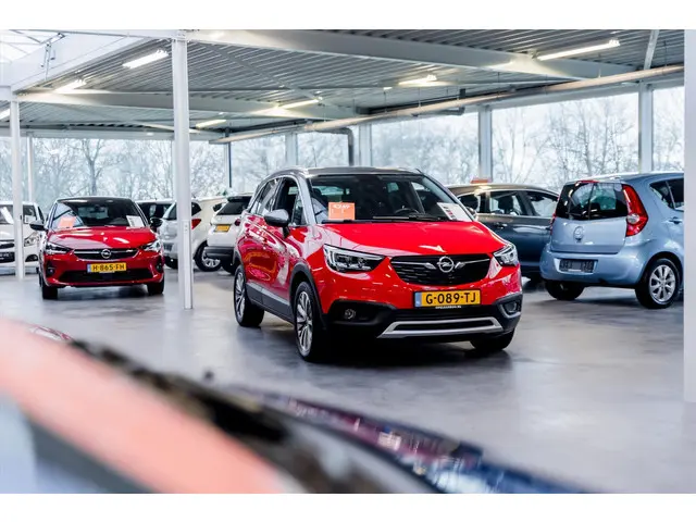 Opel Corsa 1.4-16V Anniversary OPC LINE 2013 Benzine 20