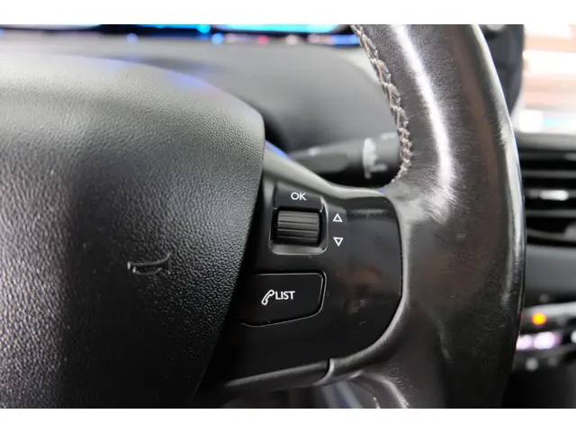 Peugeot 2008 1.6 VTi Allure 2014 Benzine 19