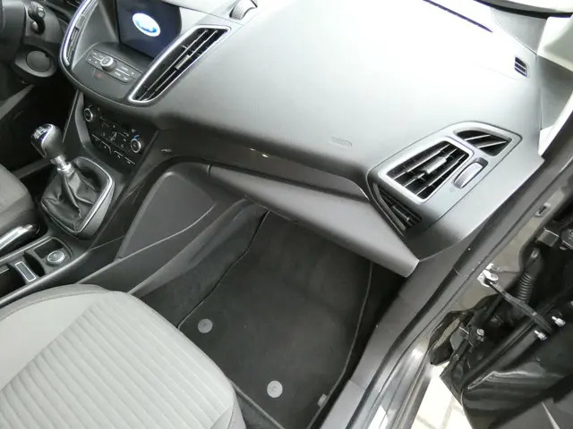Ford C-MAX HELAAS VERKOCHT!!! 2017 Benzine 33