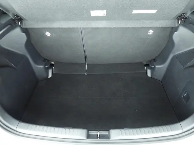 Toyota Yaris 1.5 Hybrid Active 2022 Hybride Benzine 9