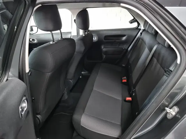 Citroën C4 Cactus 1.2 VTi Shine / Trekhaak 2015 Benzine 49