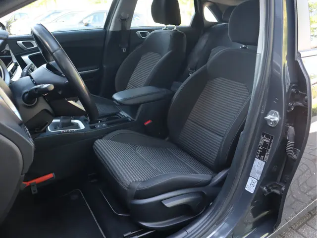 Kia Ceed 1.0 T-GDi 2022 Benzine 24