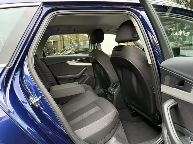 Audi A4 Avant 40 TFSI Advanced Edition 2022 Benzine 36