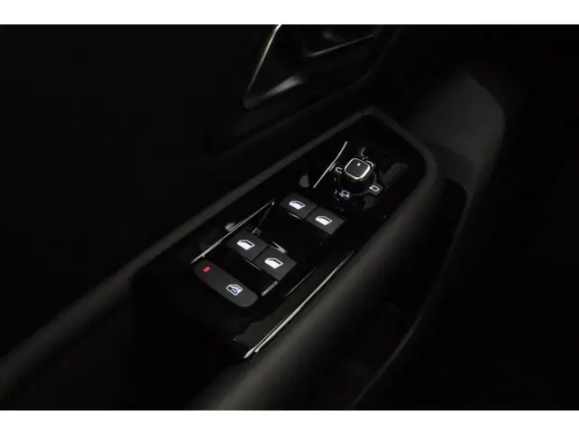 Citroën C5 X C5X 1.2 PureTech Plus 2025 Benzine 19