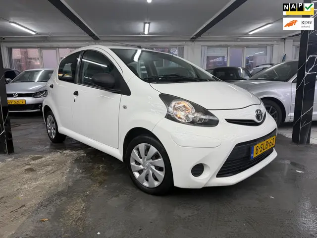 Toyota Aygo 1.0 VVT-i Now Airco 2013 Benzine