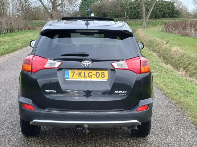 Toyota RAV4 2.0 Executive Business 4WD 2013 Benzine 8