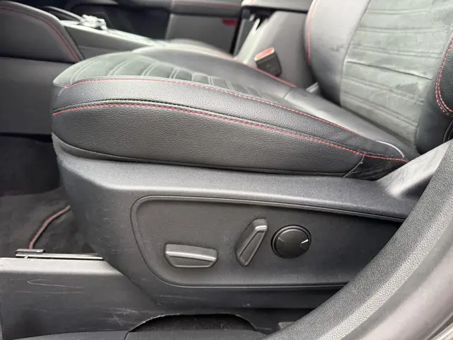 Ford Kuga 2.5 PHEV ST-Line X 2021 Hybride Benzine 32