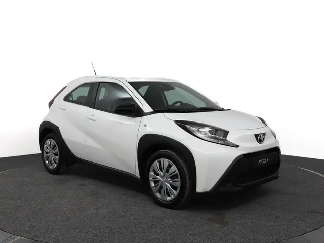 Toyota Aygo X 1.0 VVT-i MT Play 2025 Benzine 12