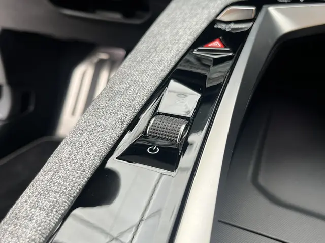 Peugeot 3008 Hybrid 136 GT 2024 Hybride Benzine 19