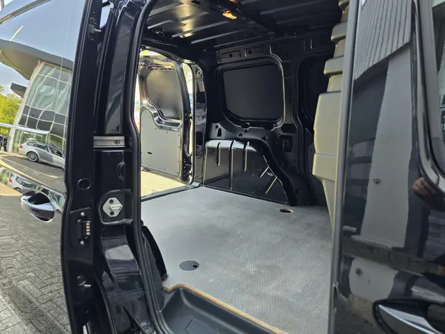 Volkswagen Caddy Cargo 1.5 TSI 2022 Benzine 12