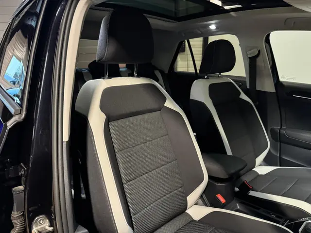 Volkswagen T-Roc 1.5 TSI Sport ACC PANO' 2018 Benzine 30