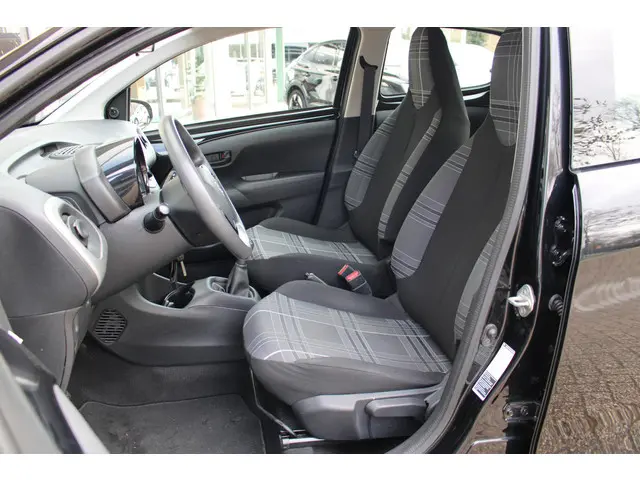 Peugeot 108 1.0 e-VTi Active 2016 Benzine 25