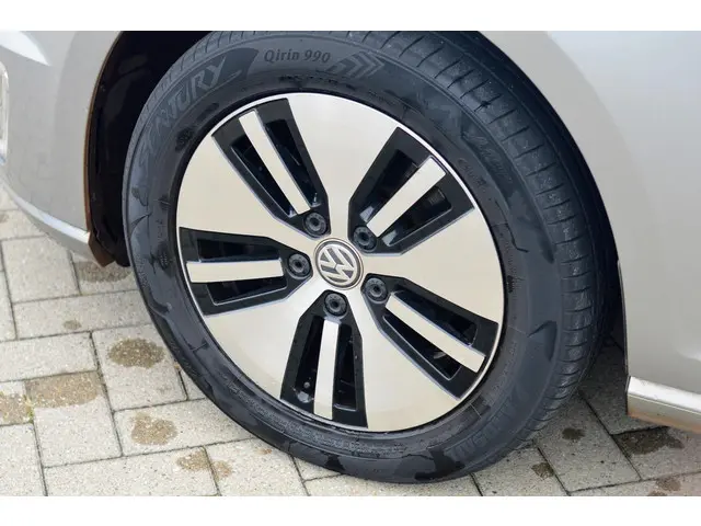 Volkswagen e-Golf E-Golf 2018 Elektrisch 19