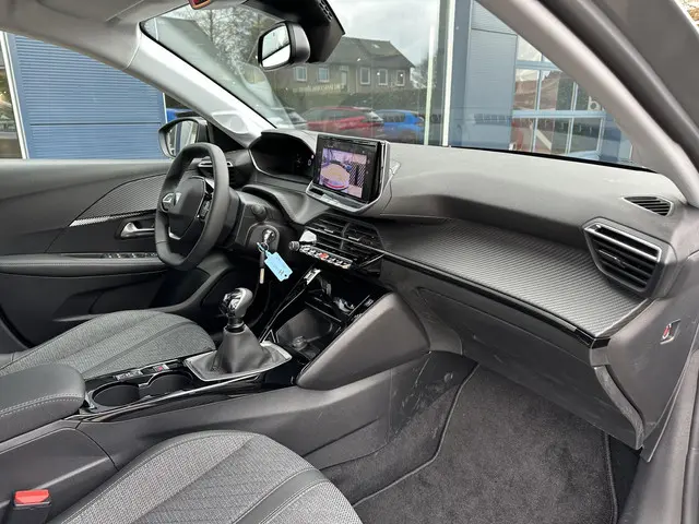 Peugeot 208 1.2 Turbo 100 PK Allure 2025 Benzine 40