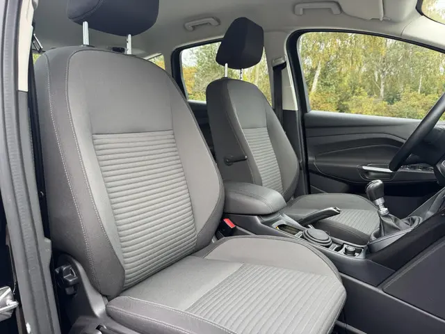 Ford C-MAX 1.5 Titanium 2017 Benzine 8