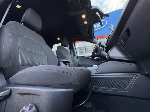 Ford Kuga 2.5 PHEV ST-Line 2021 Hybride Benzine 14