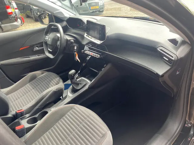 Peugeot 208 1.2 PureTech Active 2021 Benzine 6