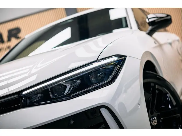 Volkswagen Passat R-Line Diesel 2024 Diesel 3