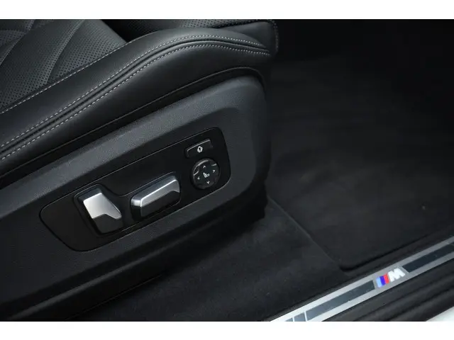 BMW X5 xDrive50e M-Sport 2023 Hybride Benzine 94