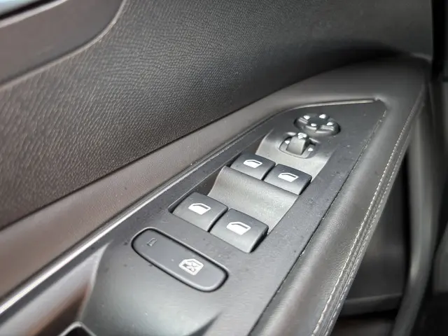 Peugeot 3008 1.2 PureTech Première 2017 Benzine 10