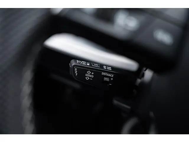 Audi Q8 55 TFSI-E quattro 2023 Hybride Benzine 36