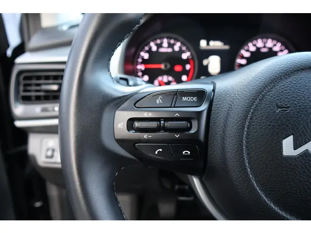 Kia Stonic 1.0 DynamicLine 2022 Hybride Benzine 22