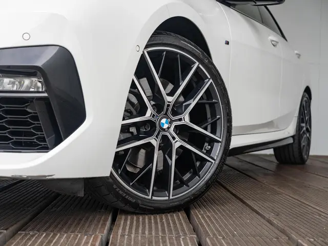 BMW 2 Serie Gran Coupé 220i 2023 Benzine 15